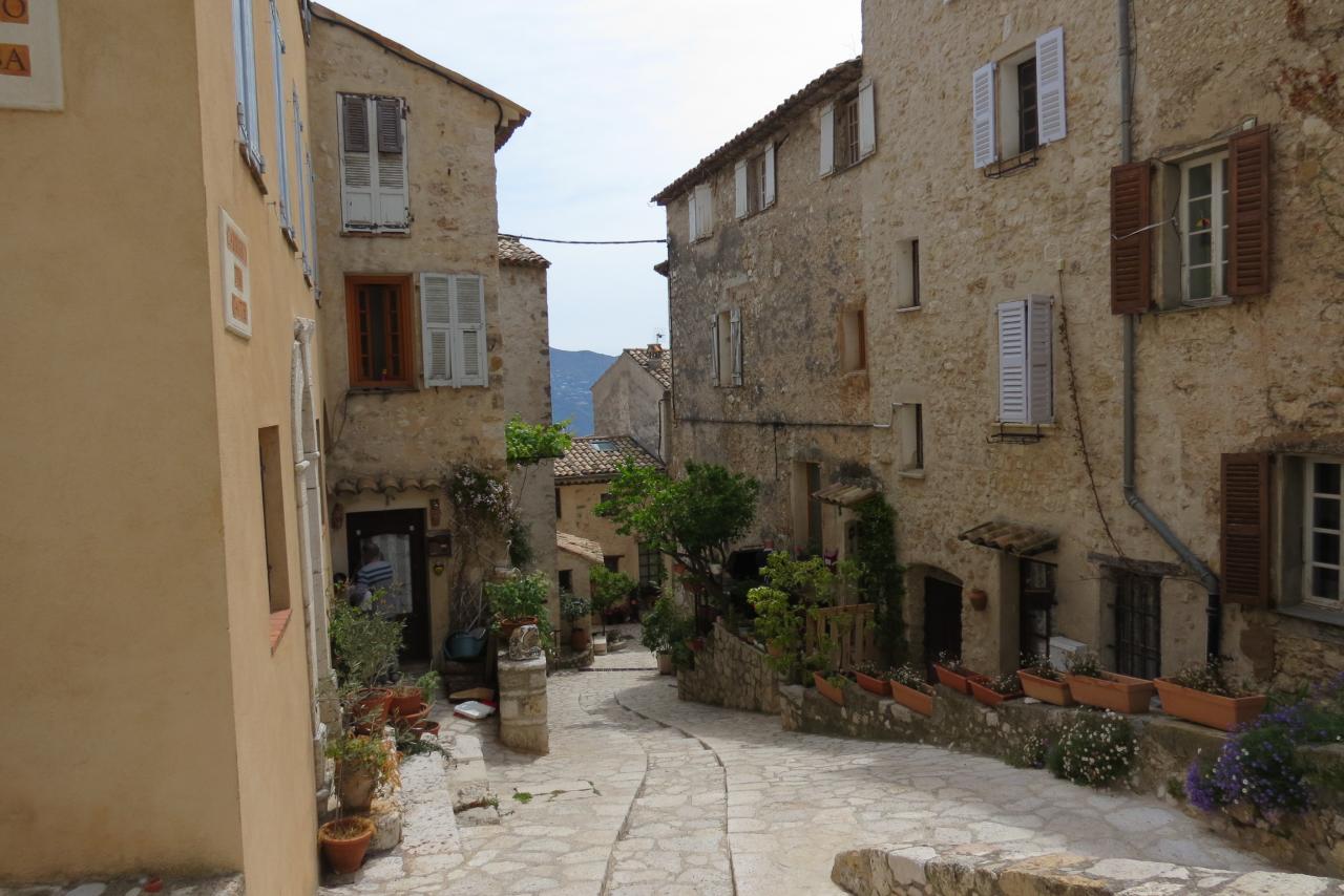 CARROS VILLAGE  