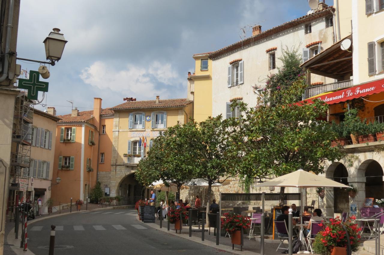 FAYENCE  