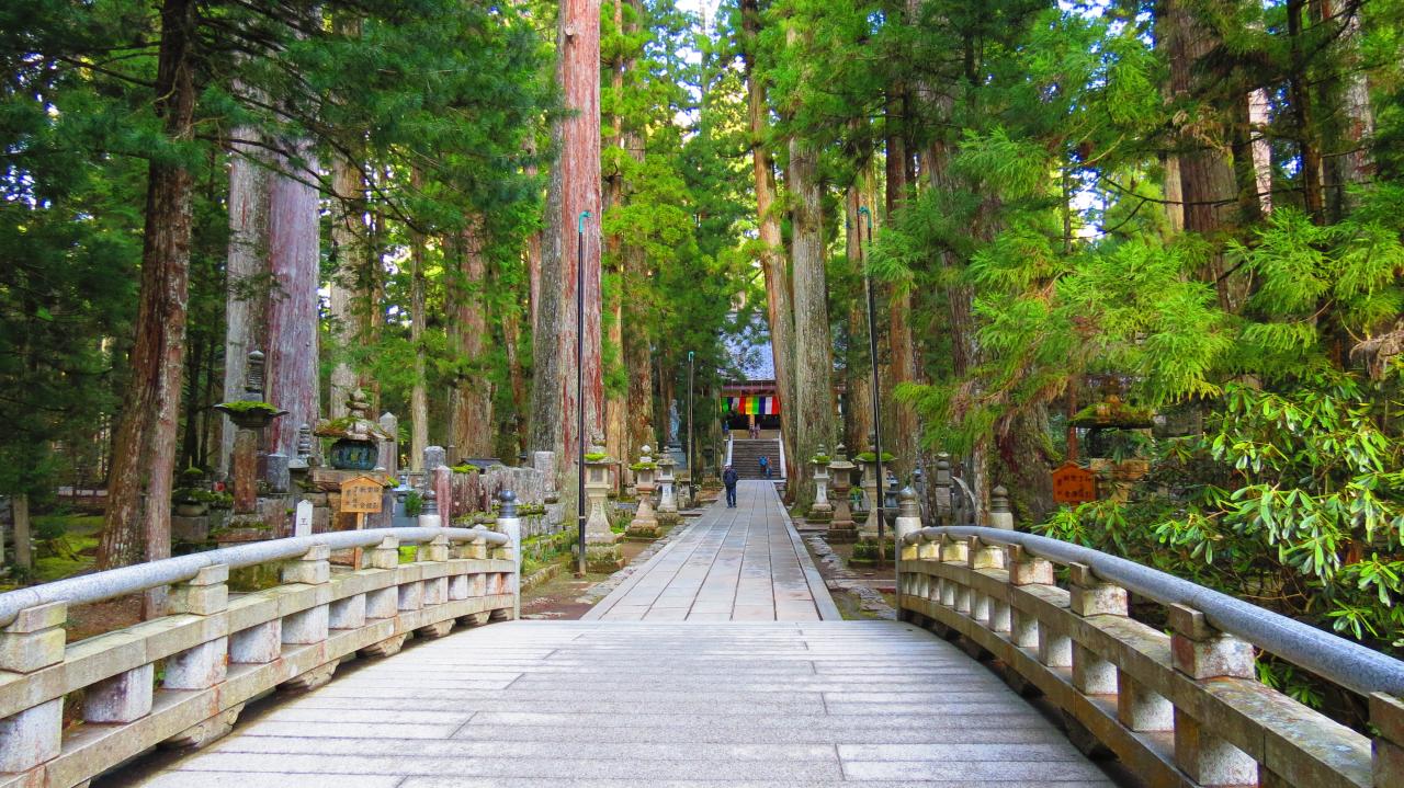 Koyasan Temple Kobo Daishi Gobyo (20)