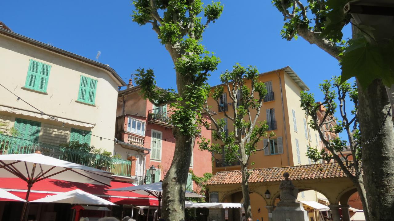 MENTON  