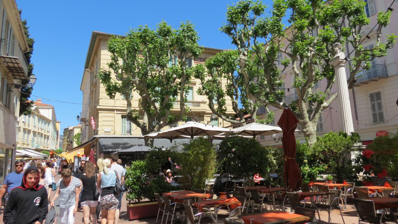 MENTON  